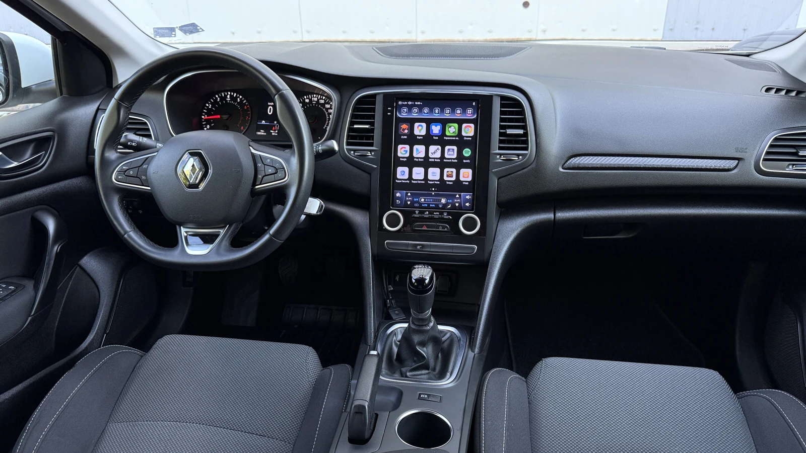 Renault Megane 1.3 TCE 140hp, снимка 9 - Автомобили и джипове - 55542125