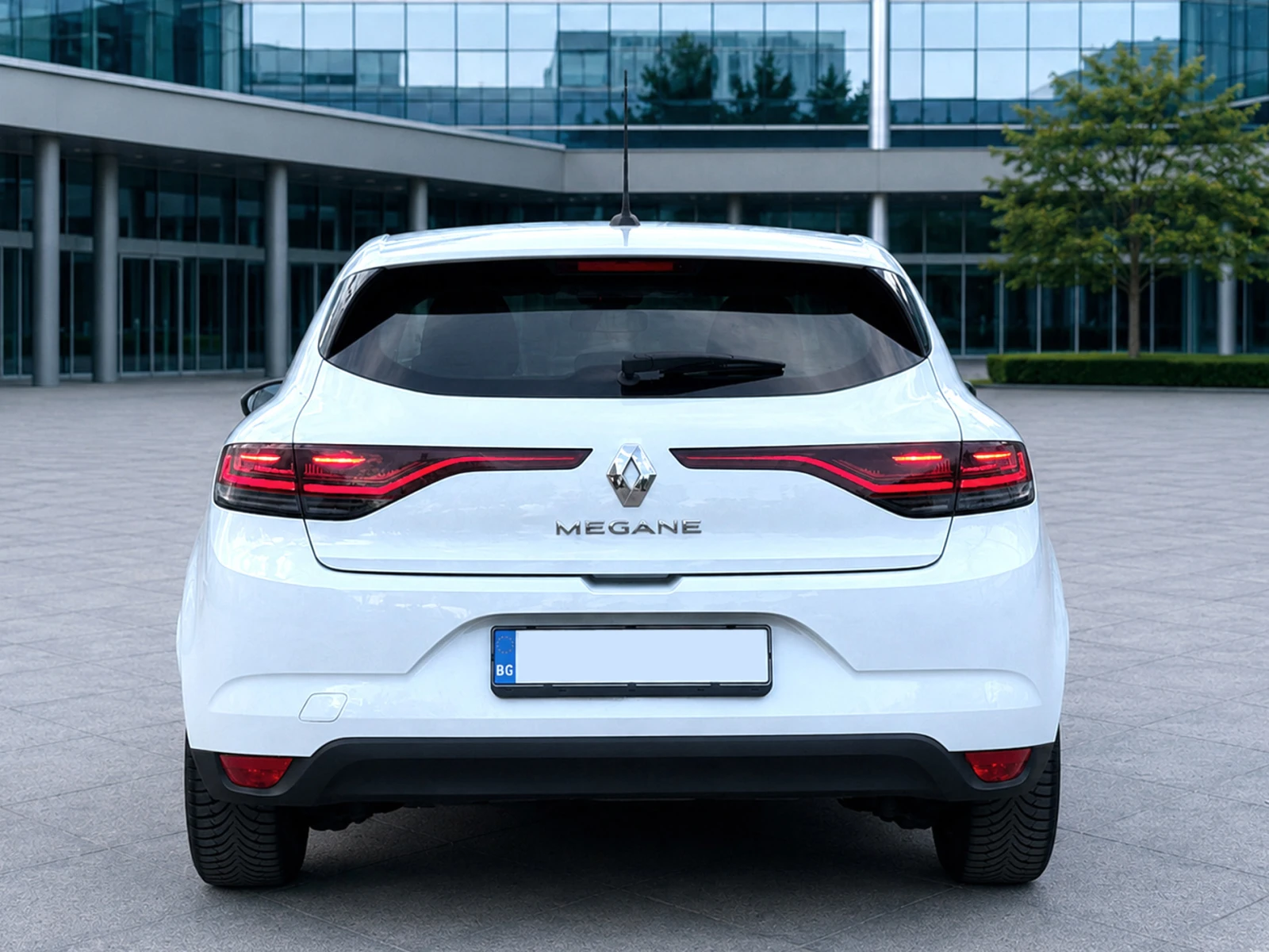 Renault Megane 1.3 TCE 140hp, снимка 5 - Автомобили и джипове - 55542125