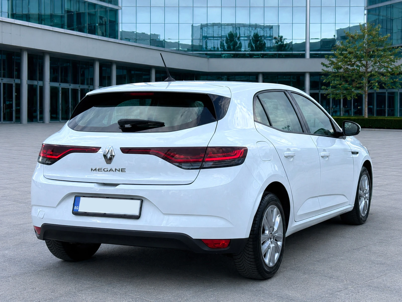 Renault Megane 1.3 TCE 140hp, снимка 4 - Автомобили и джипове - 55542125