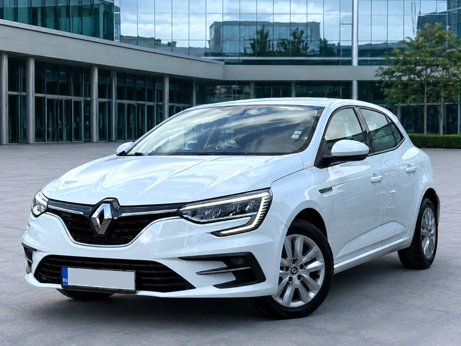Renault Megane 1.3 TCE 140hp, снимка 1 - Автомобили и джипове - 55542125