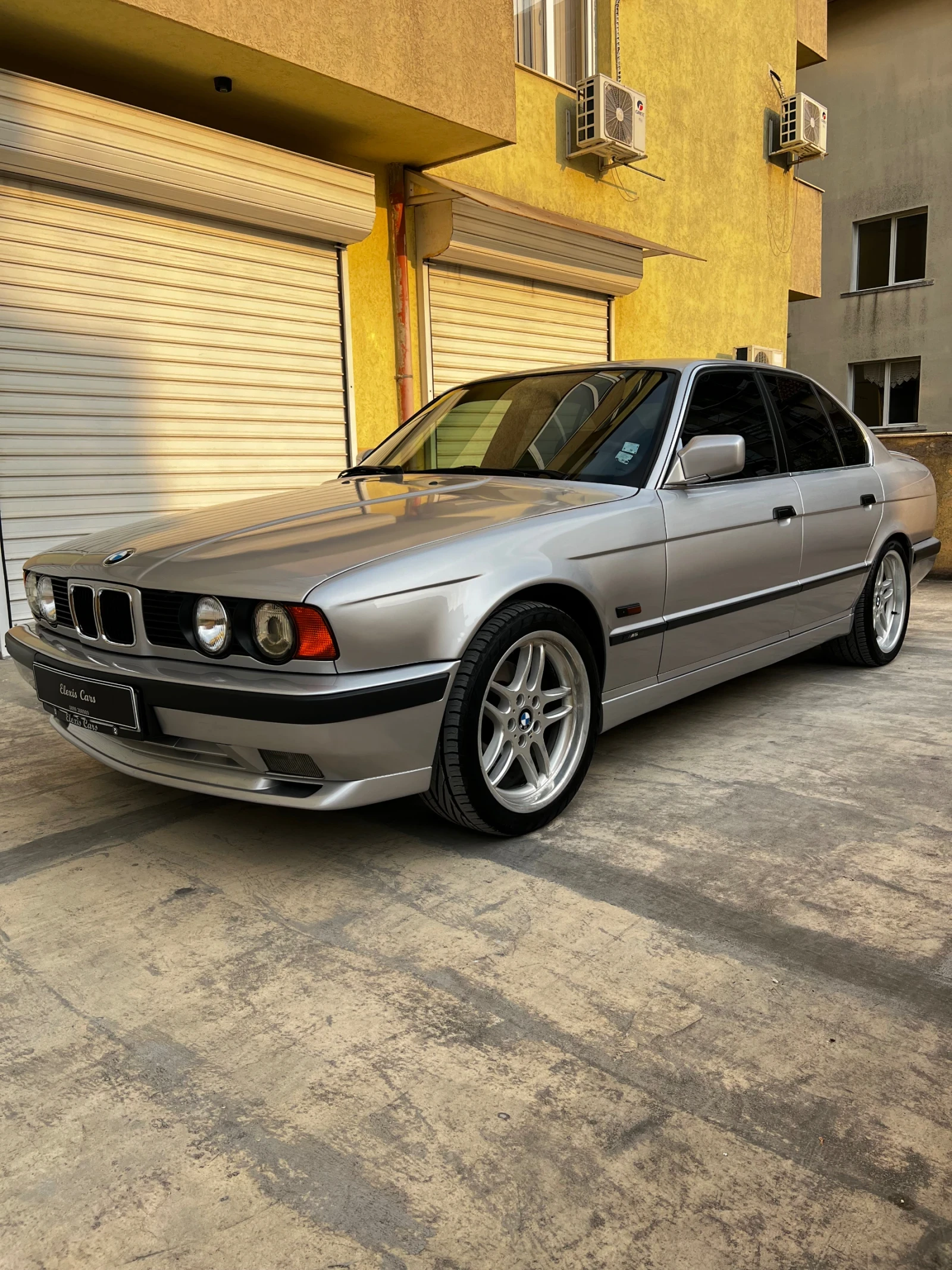BMW 525 i, M5-Style, снимка 2 - Автомобили и джипове - 56090051