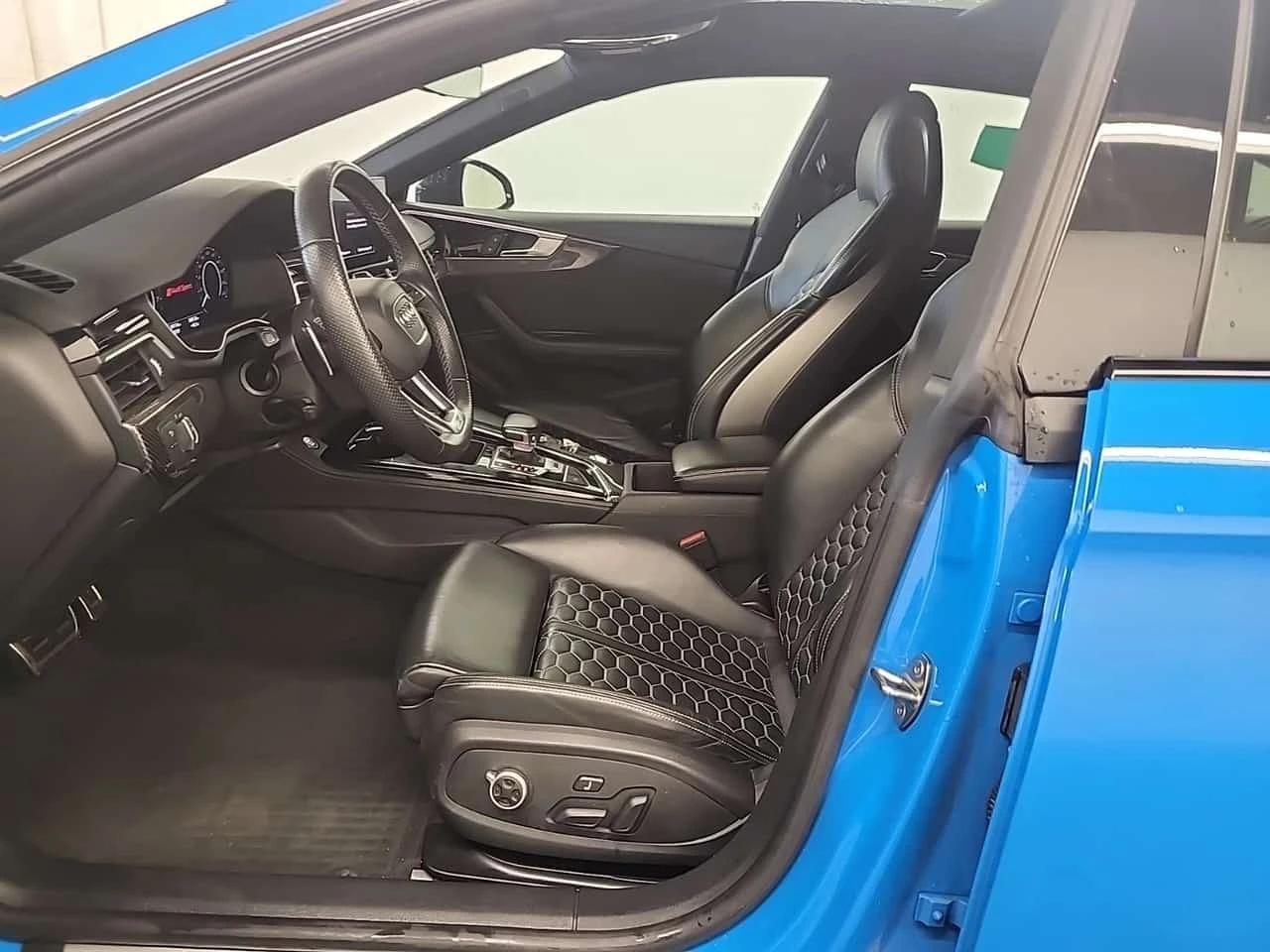 Audi Rs5 / DIAMOND SEATS / CARBON / DISTRONIC / FINANCING, снимка 8 - Автомобили и джипове - 56211561