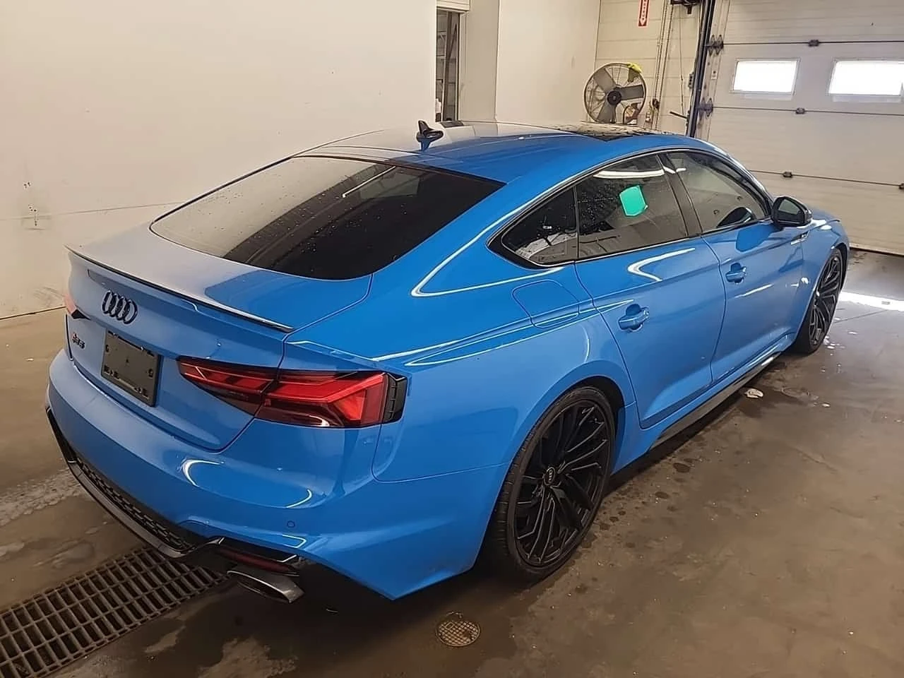 Audi Rs5 / DIAMOND SEATS / CARBON / DISTRONIC / FINANCING, снимка 3 - Автомобили и джипове - 56211561