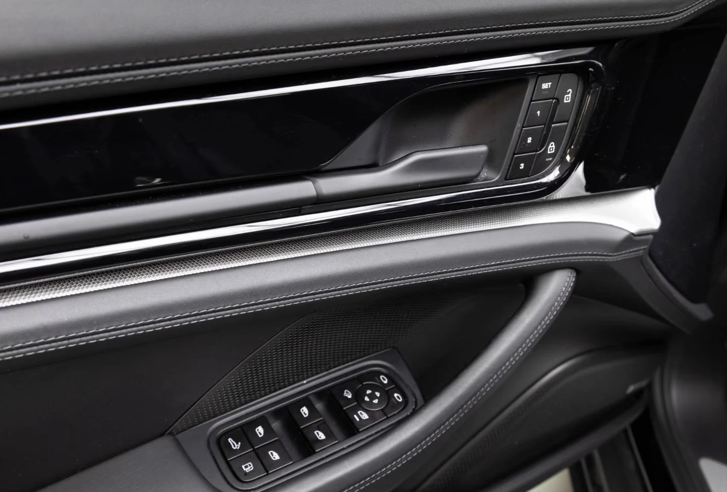 Porsche Panamera 4 E-HYBRID / SPORT CHRONO / MATRIX / HUD / 360 / | Mobile.bg � ����������� 8