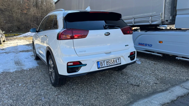 Kia Niro LIMITED, снимка 4 - Автомобили и джипове - 48637067