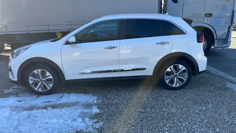 Kia Niro LIMITED, снимка 2 - Автомобили и джипове - 48637067