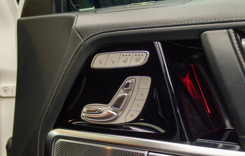 Mercedes-Benz G 350 d 4MATIC , снимка 9 - Автомобили и джипове - 52559606