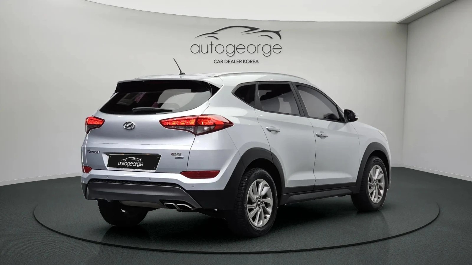 Hyundai Tucson 2.0 4WD MODERN - изображение 2