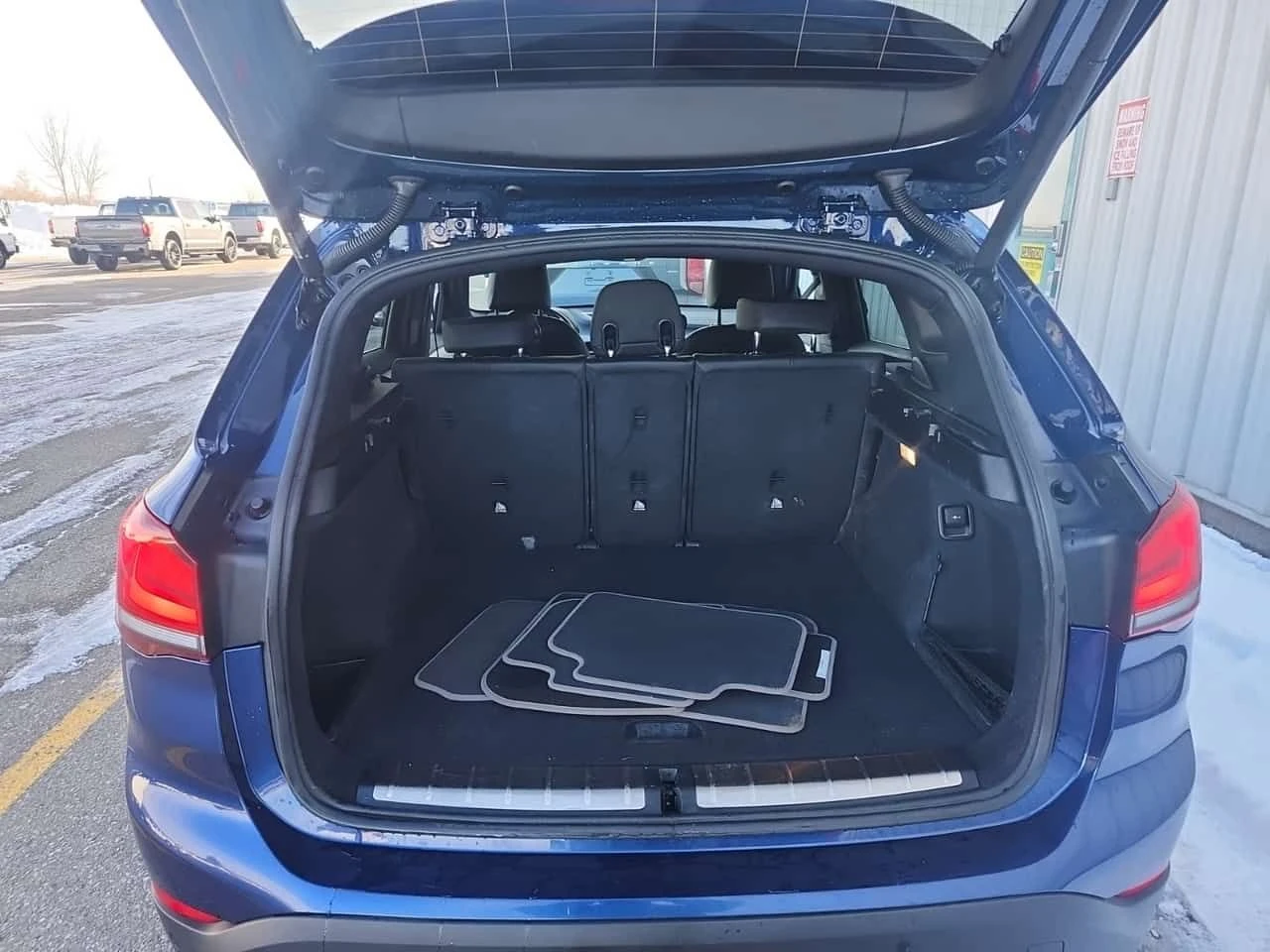 BMW X1  XDRIVE28I * KEYLESS GO* ПАМЕТ* ПОДГРЕВИ* CARFAX * - изображение 8