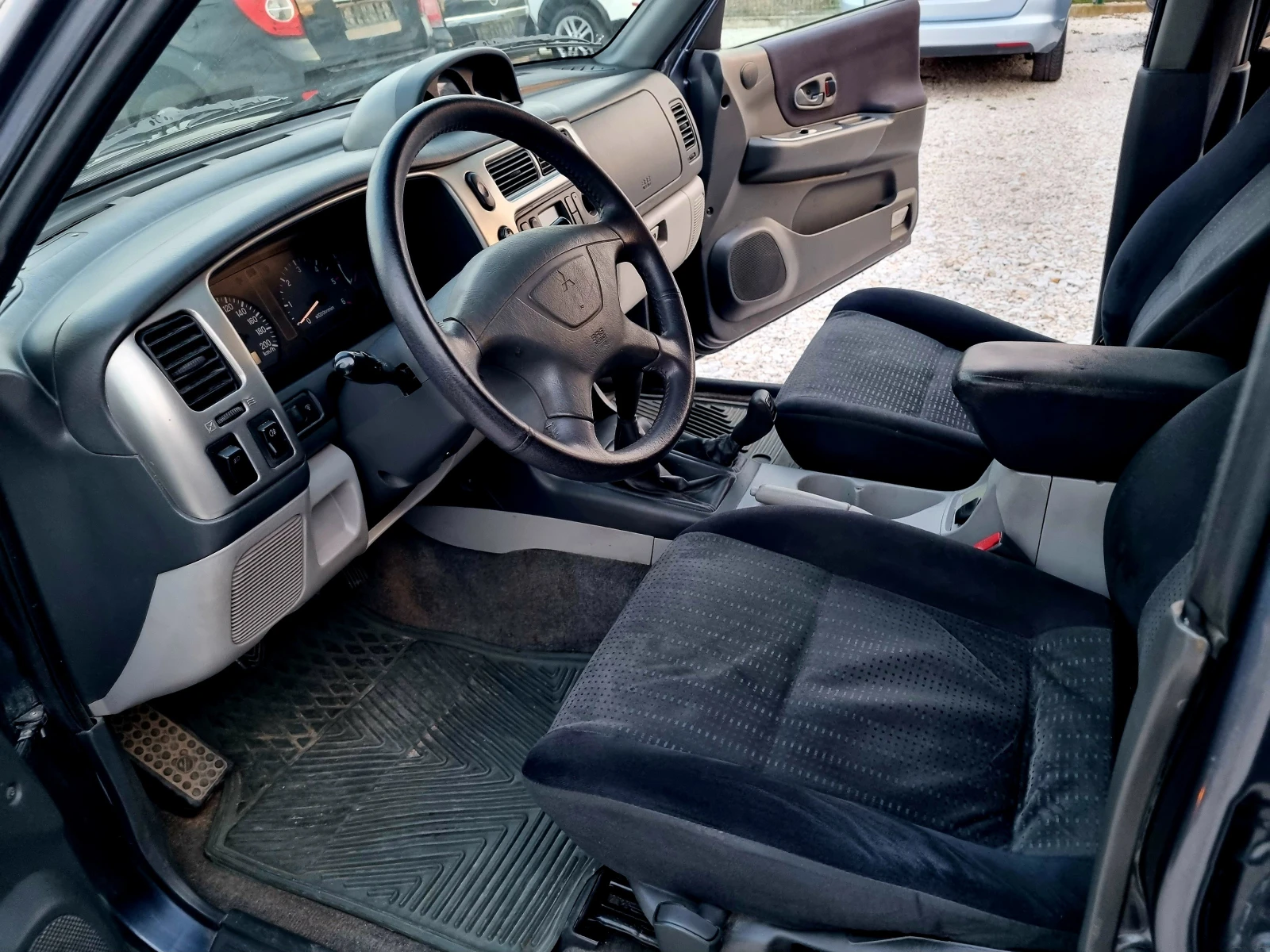 Mitsubishi Pajero sport 2.5TDI 120ks.Klimatronik, снимка 10 - Автомобили и джипове - 53837076