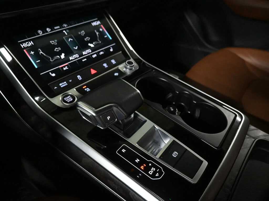 Audi Q7 2022 Audi Q7 quattro Komfort 55 TFSI, снимка 14 - Автомобили и джипове - 54383118