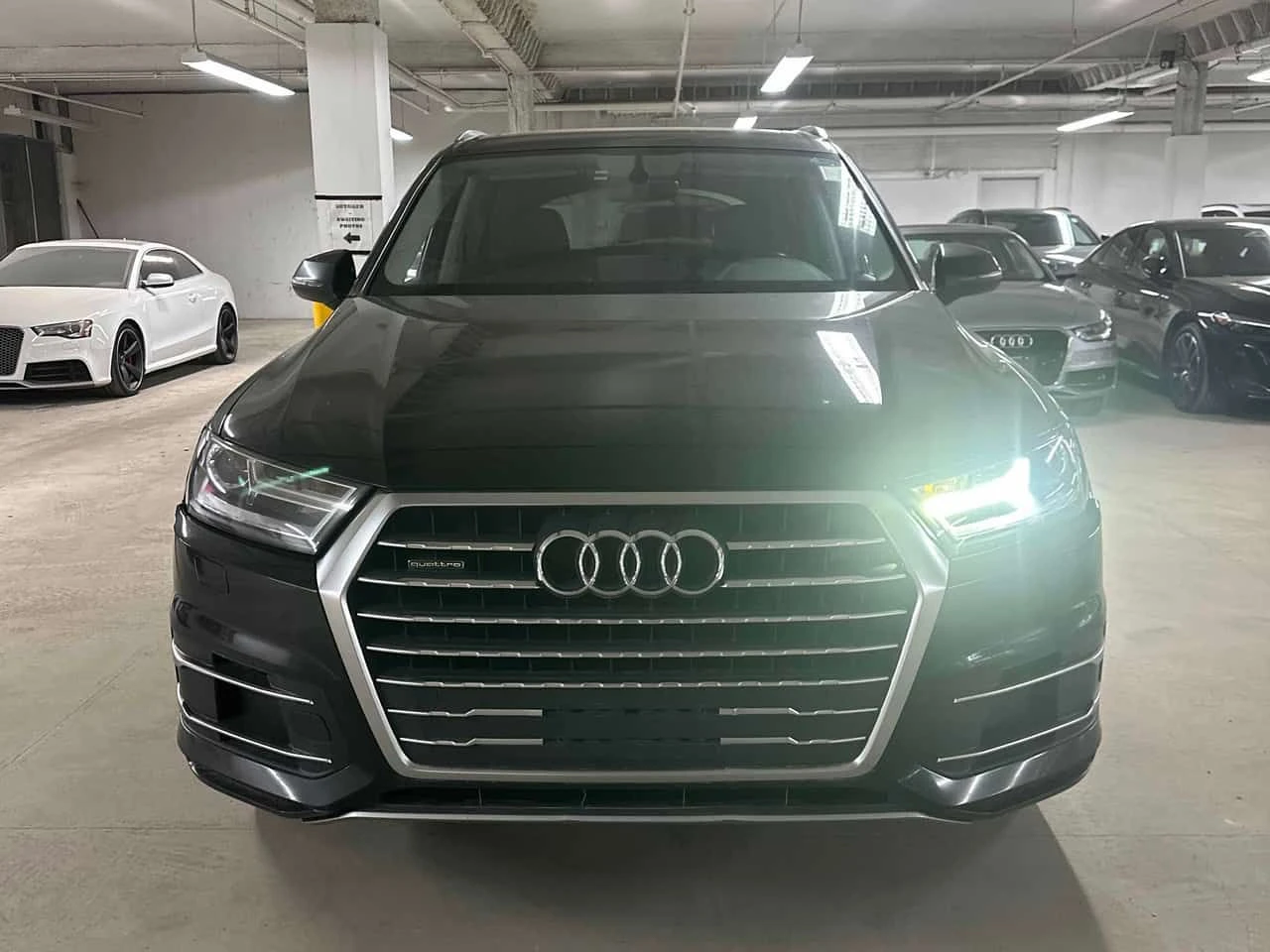 Audi Q7 KOMFORT * ГЛАВНО ПРЕДСТАВИТЕЛСТВО НА AUDI* , снимка 2 - Автомобили и джипове - 54577570