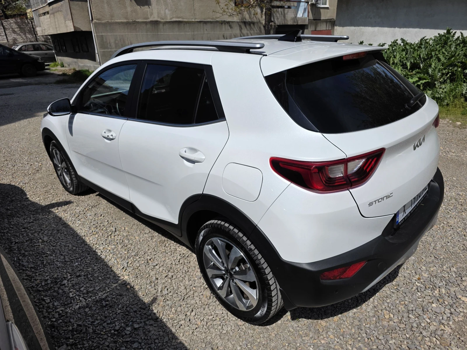 Kia Stonic 1.2 Бензин , снимка 6 - Автомобили и джипове - 54595909