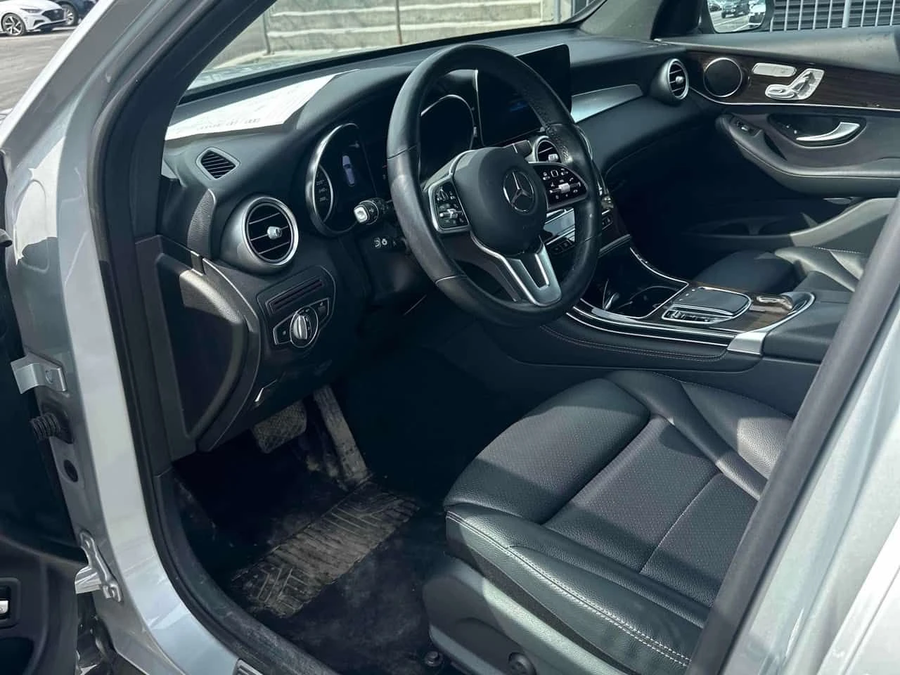 Mercedes-Benz GLC 300  * CARFAX * БЕЗ ПЪРВОНАЧАЛНА ВНОСКА, снимка 5 - Автомобили и джипове - 54906340