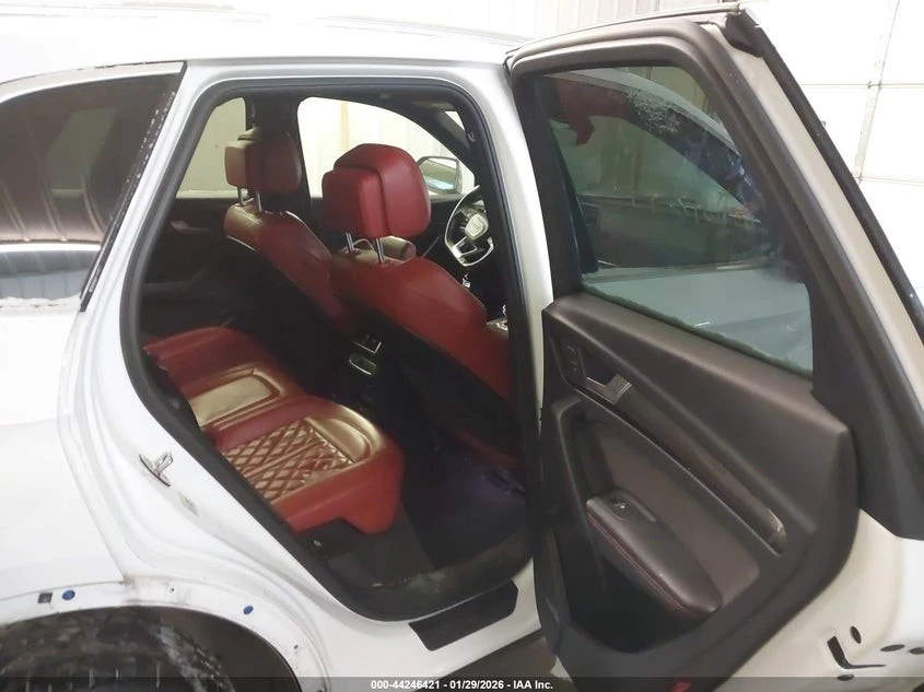 Audi SQ5 QUATTRO* PREMIUM* PLUS* ДИГ* ТАБЛО* ПАНОРАМА* , снимка 11 - Автомобили и джипове - 55373813