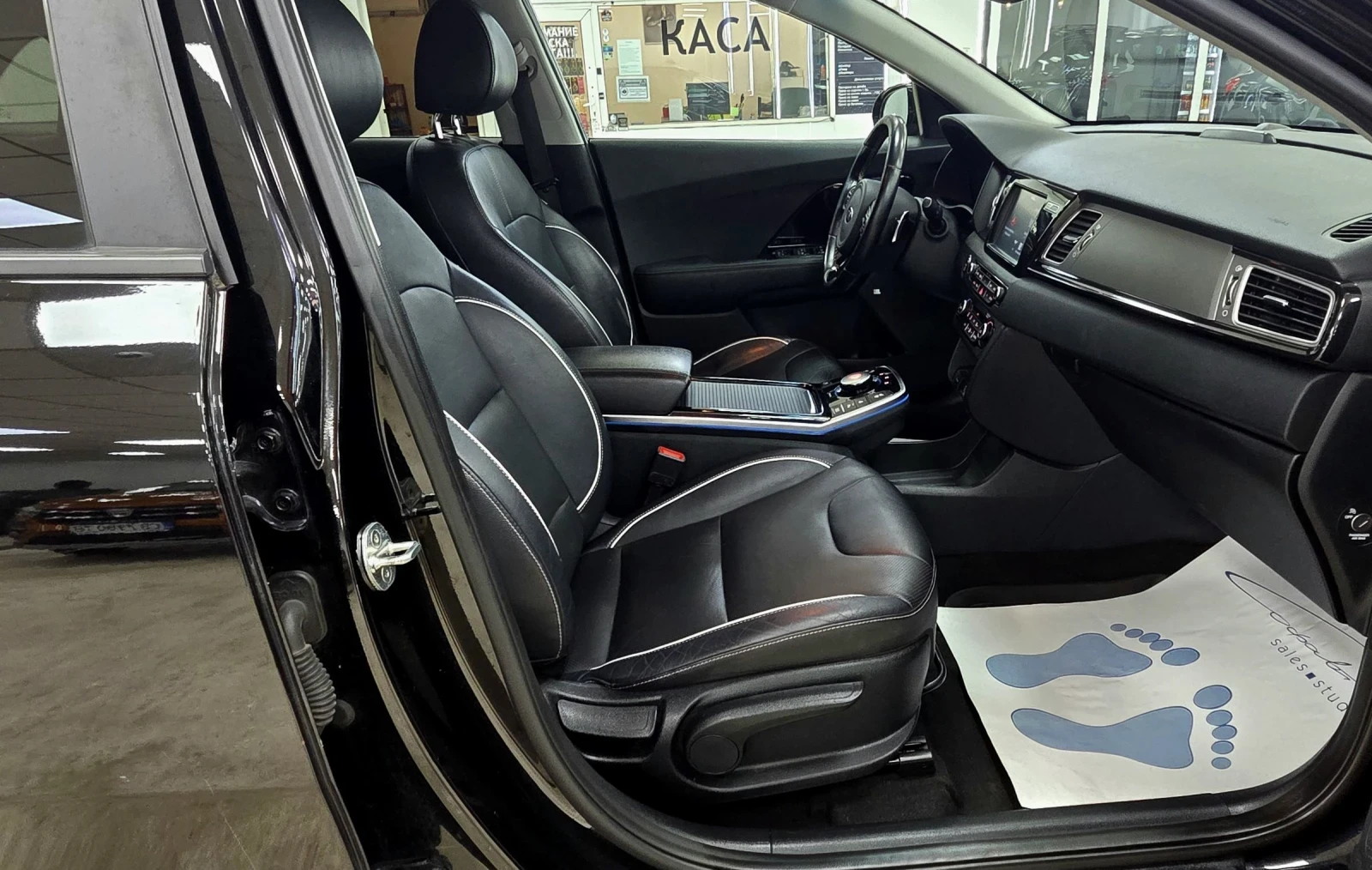 Kia Niro SOH100%/Premium, снимка 14 - Автомобили и джипове - 55448712