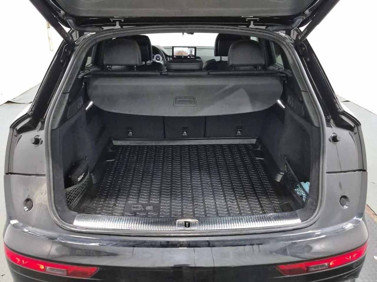 Audi Q5, снимка 14 - Автомобили и джипове - 56685196