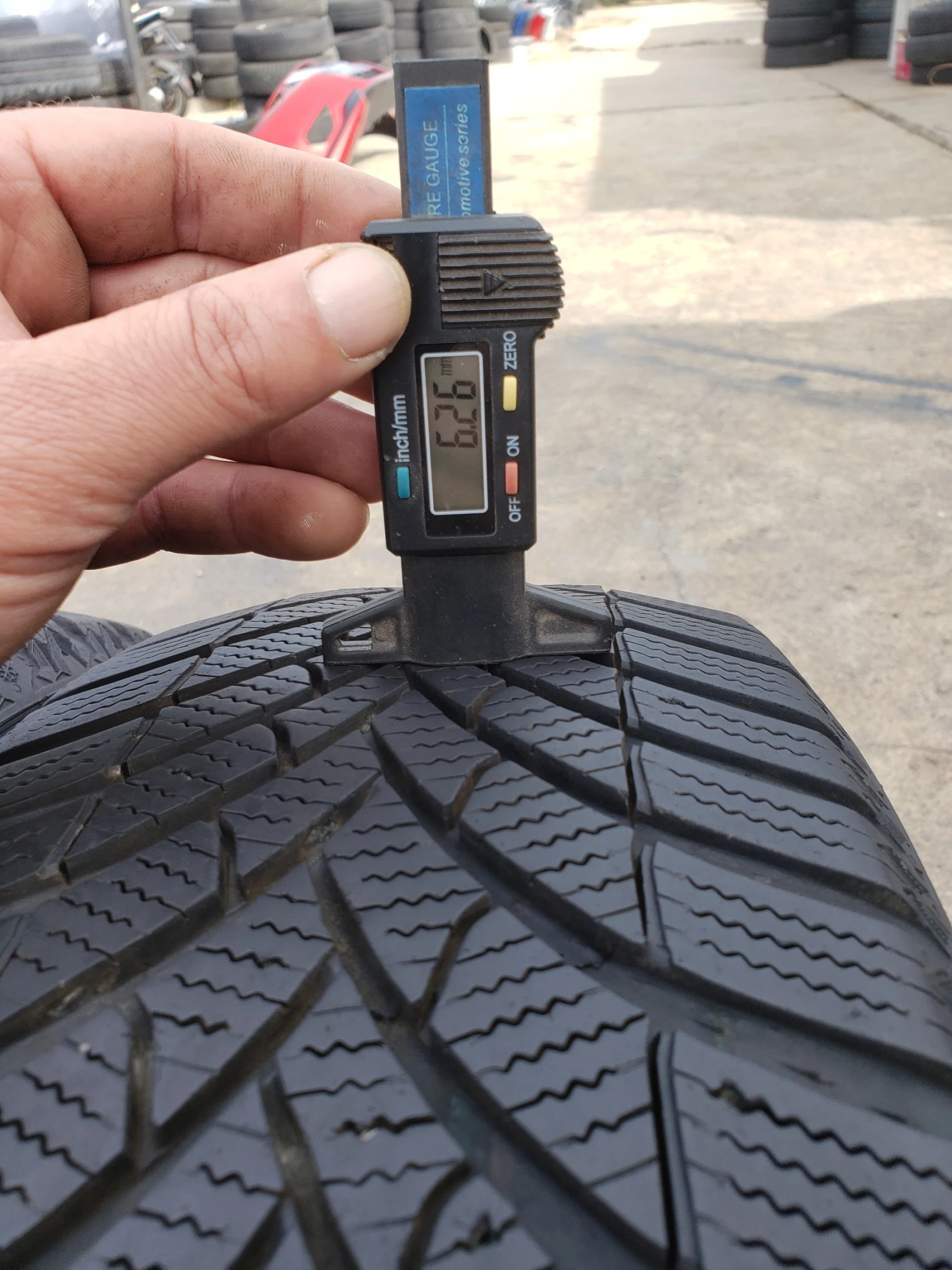 Гуми Зимни 205/60R16, снимка 7 - Гуми и джанти - 56080348