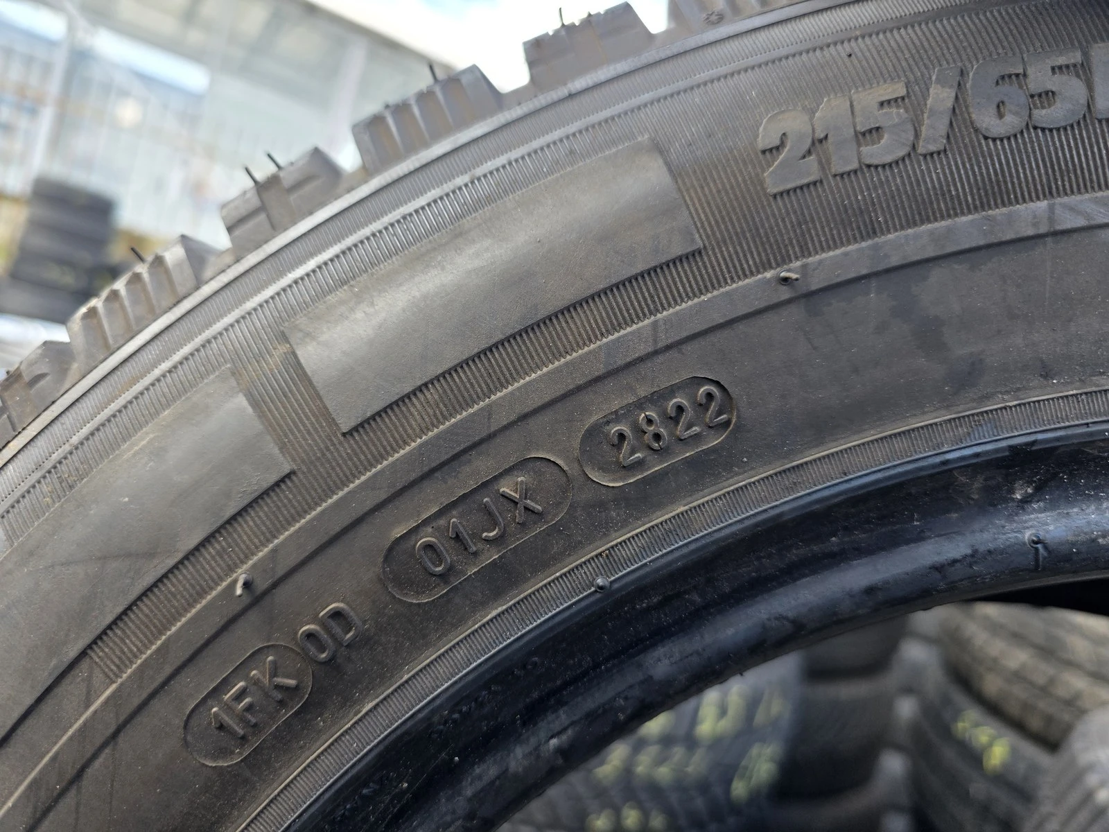 Гуми Зимни 215/65R16, снимка 8 - Гуми и джанти - 56725436