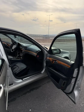 Mercedes-Benz E 220, снимка 15