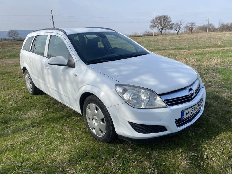 Opel Astra 1.9 CDTI, снимка 1 - Автомобили и джипове - 46437548