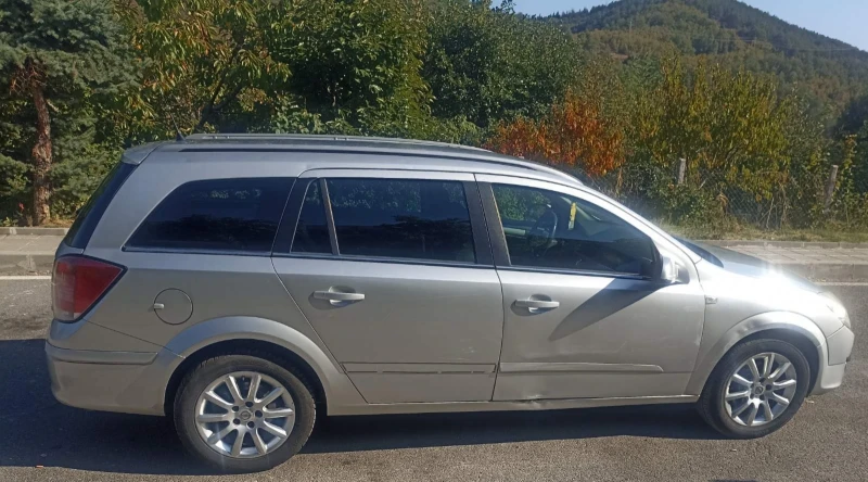 Opel Astra 1.7Cdti, снимка 5 - Автомобили и джипове - 48308970