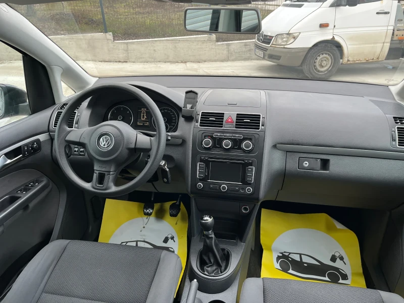 VW Touran 1.6 tdi, снимка 11 - Автомобили и джипове - 48642650