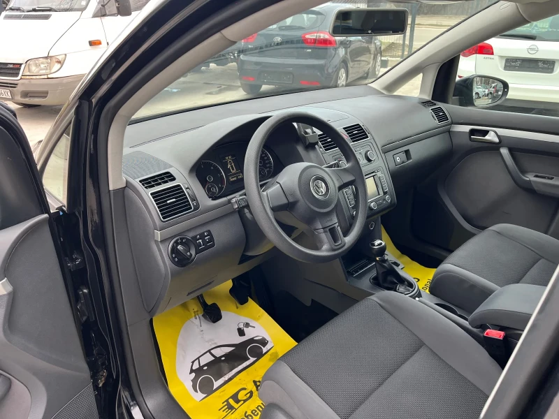 VW Touran 1.6 tdi, снимка 12 - Автомобили и джипове - 48642650