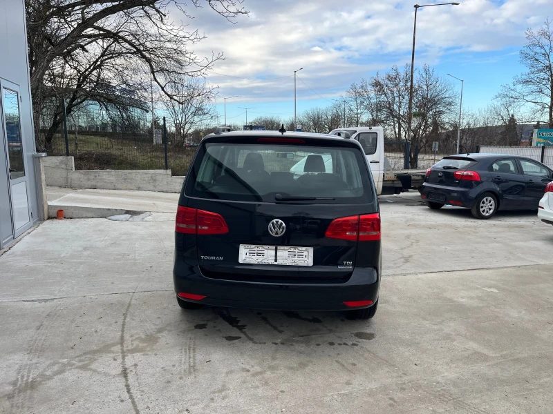 VW Touran 1.6 tdi, снимка 8 - Автомобили и джипове - 48642650