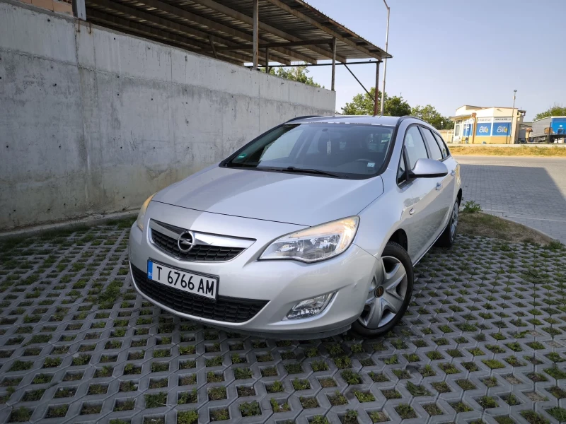 Opel Astra 1.7 CDTi, снимка 3 - Автомобили и джипове - 49138553