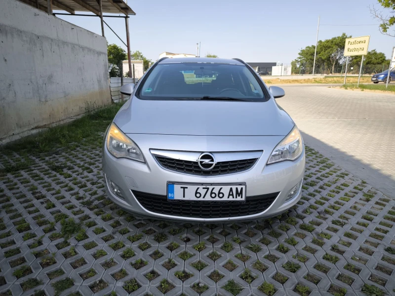 Opel Astra 1.7 CDTi, снимка 2 - Автомобили и джипове - 49138553