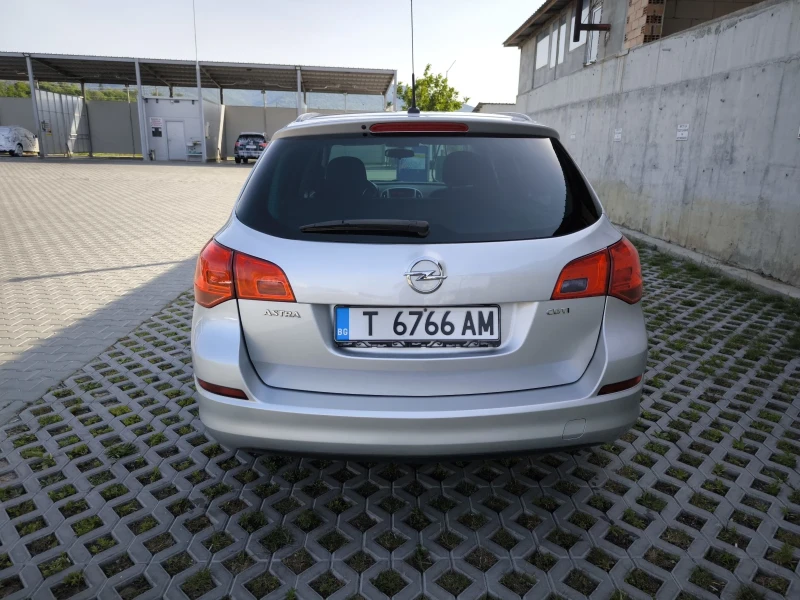 Opel Astra 1.7 CDTi, снимка 5 - Автомобили и джипове - 49138553