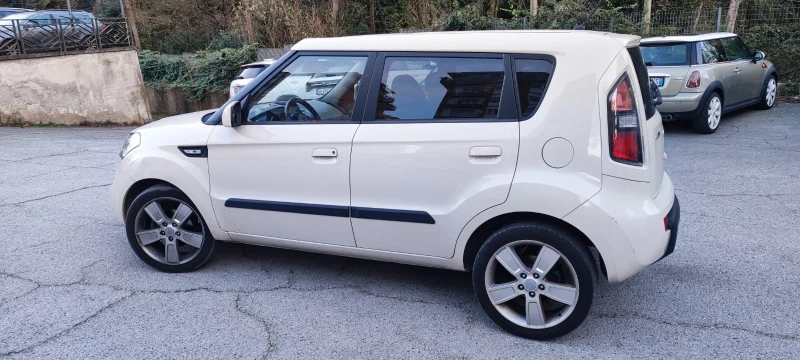 Kia Soul 1.6CRDI 128к.с., снимка 4 - Автомобили и джипове - 49183828