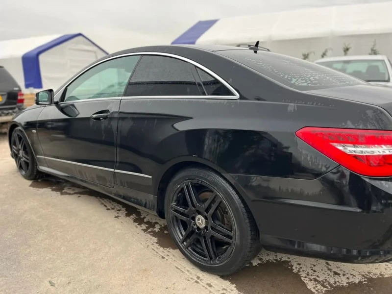 Mercedes-Benz E 250, снимка 10 - Автомобили и джипове - 49710029