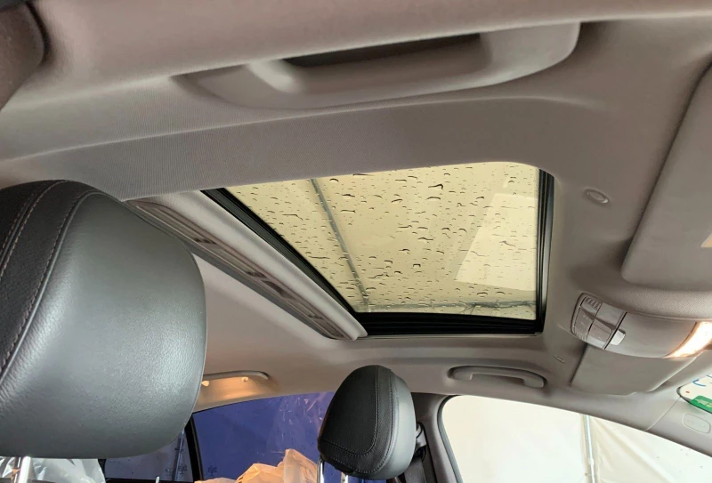 Mercedes-Benz CLS 350 4MATIC/286HP/AMG/MULTIBEAM/PANO/360/NAVI/445vpr, снимка 10 - Автомобили и джипове - 50314655