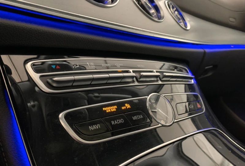 Mercedes-Benz CLS 350 4MATIC/286HP/AMG/MULTIBEAM/PANO/360/NAVI/445vpr, снимка 12 - Автомобили и джипове - 50314655