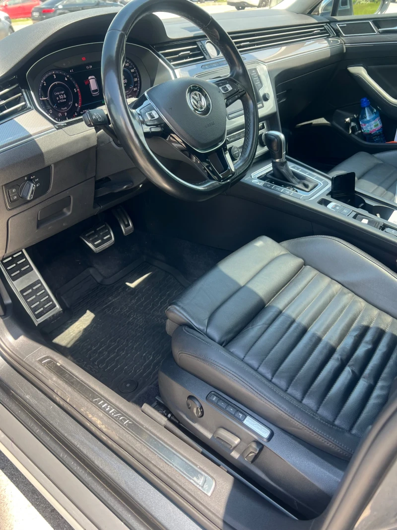 VW Passat Alltrack / 360 / ParkPilot / Massage /, снимка 13 - Автомобили и джипове - 50992823
