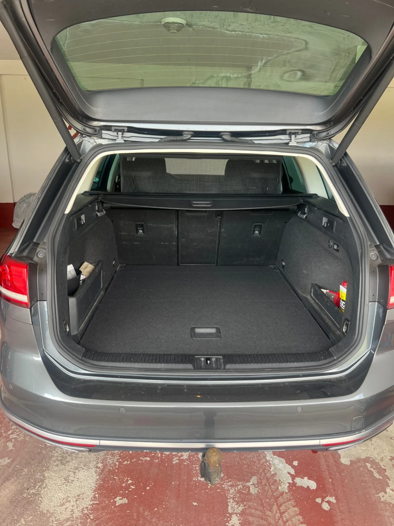 VW Passat Alltrack / 360 / ParkPilot / Massage /, снимка 16 - Автомобили и джипове - 50992823