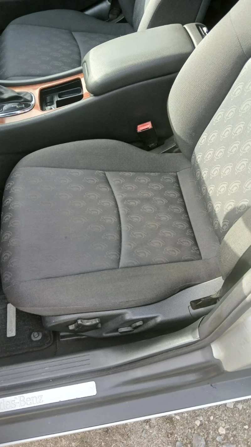 Mercedes-Benz C 220, снимка 7 - Автомобили и джипове - 52473552