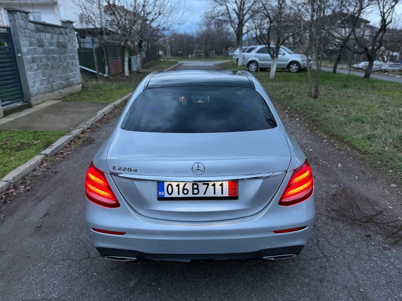 Mercedes-Benz E 220 AMG 360 MultiBeam Pano 9G , снимка 5 - Автомобили и джипове - 52664962