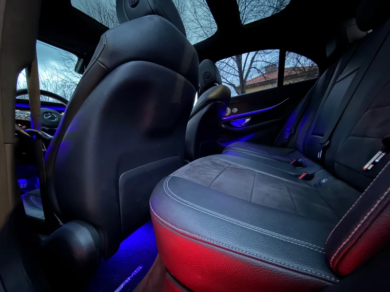 Mercedes-Benz E 220 AMG 360 MultiBeam Pano 9G , снимка 12 - Автомобили и джипове - 52664962