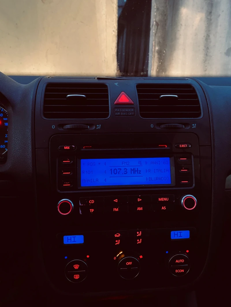 VW Golf, снимка 8 - Автомобили и джипове - 52906339