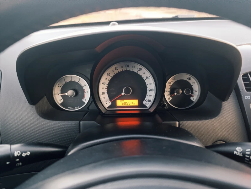 Kia Ceed 1.6i, снимка 15 - Автомобили и джипове - 52966336