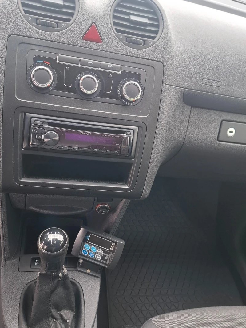 VW Caddy Euro5B/Maxi/Клима/220V, снимка 9 - Автомобили и джипове - 53327196