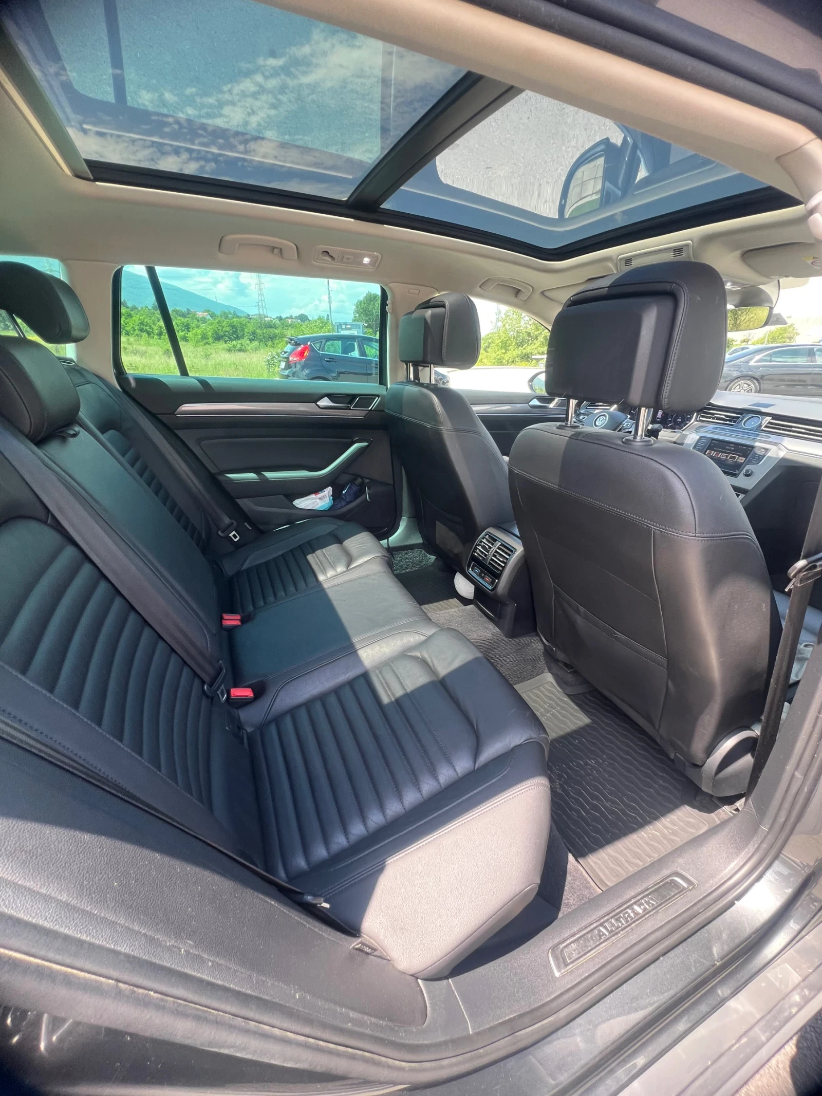 VW Passat Alltrack / 360 / ParkPilot / Massage / - изображение 8