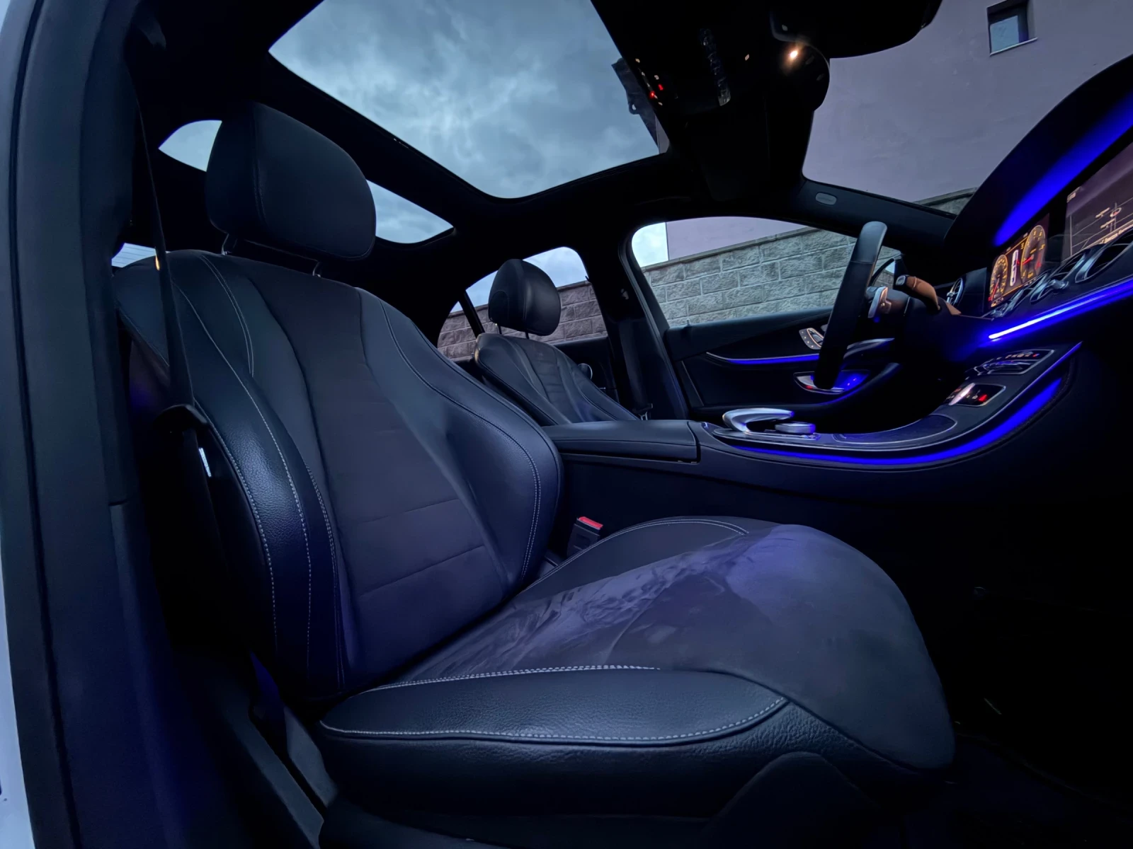 Mercedes-Benz E 220 AMG 360 MultiBeam Pano 9G  | Mobile.bg   11