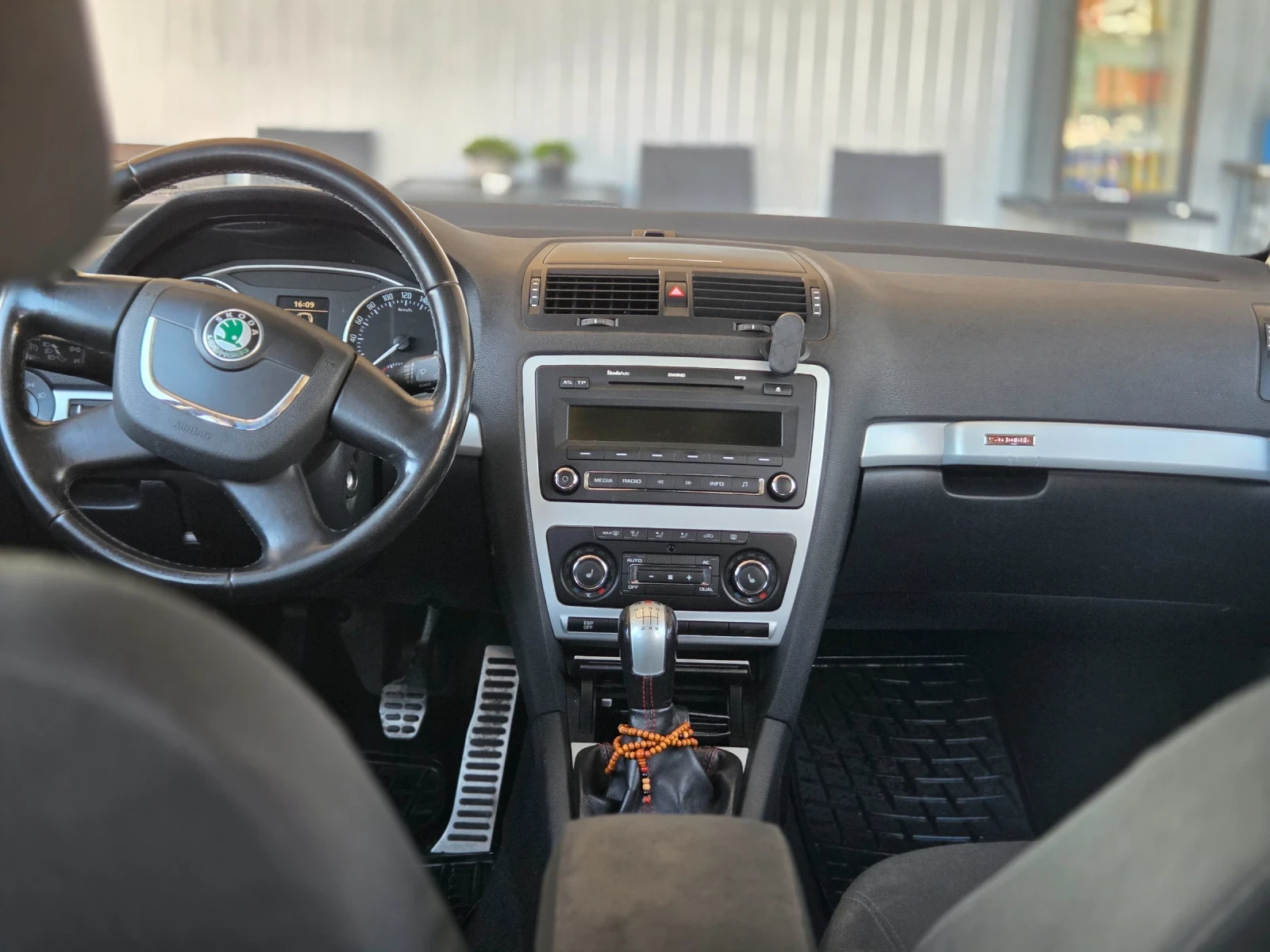 Skoda Octavia SCOUT 2.0 TDI.4x4, снимка 8 - Автомобили и джипове - 53466159