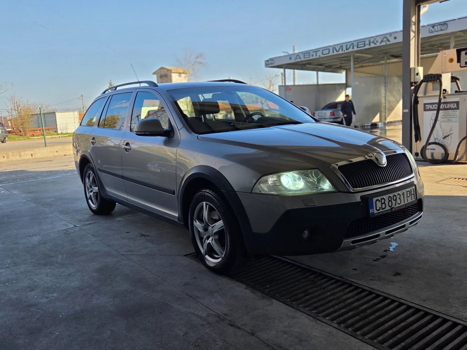 Skoda Octavia SCOUT 2.0 TDI.4x4, снимка 4 - Автомобили и джипове - 53466159