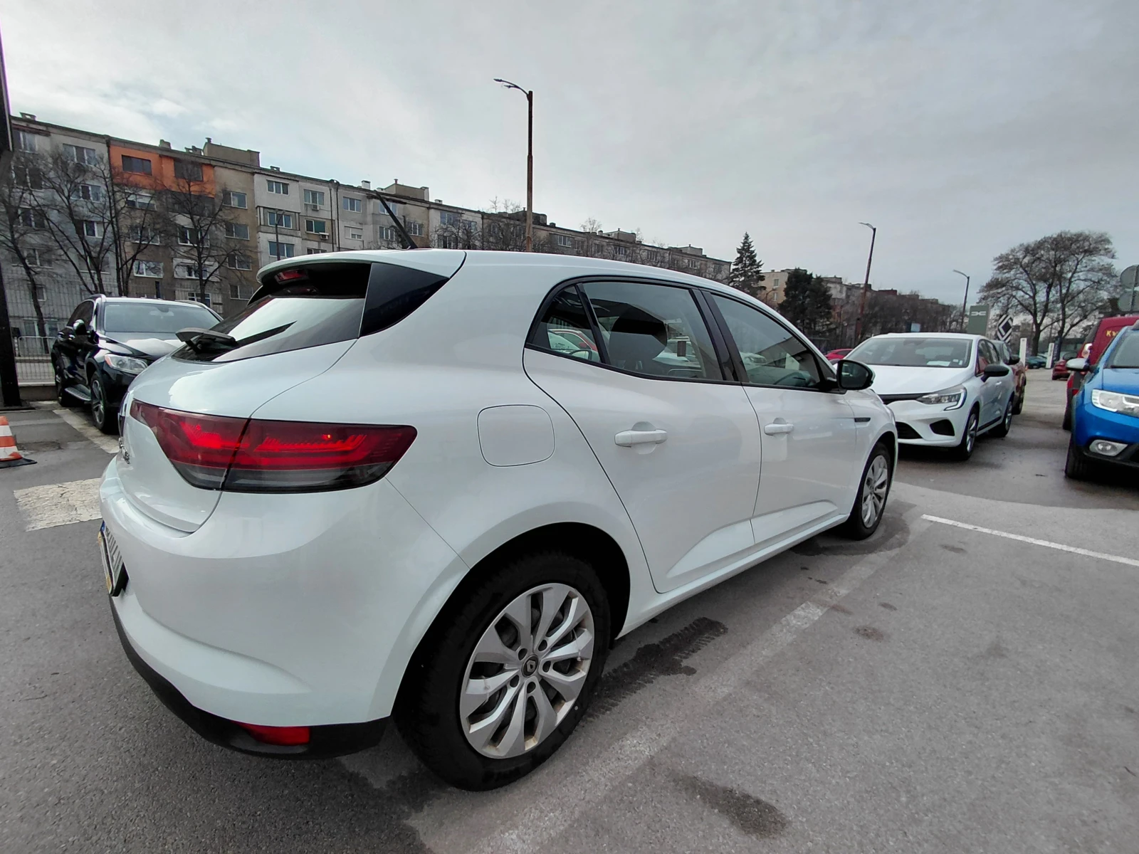 Renault Megane 1.0TCe/115к.с/Life - изображение 7