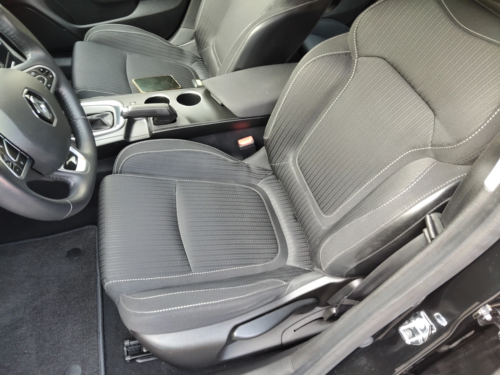 Renault Megane 1, 5dci 110ps AUTOMATIC, снимка 9 - Автомобили и джипове - 53710085